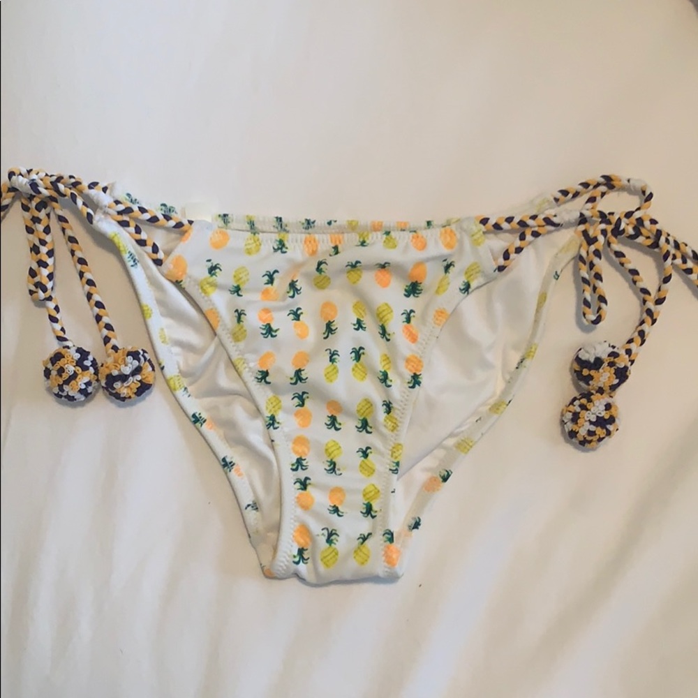 Victoria’s Secret cheeky bottom size S